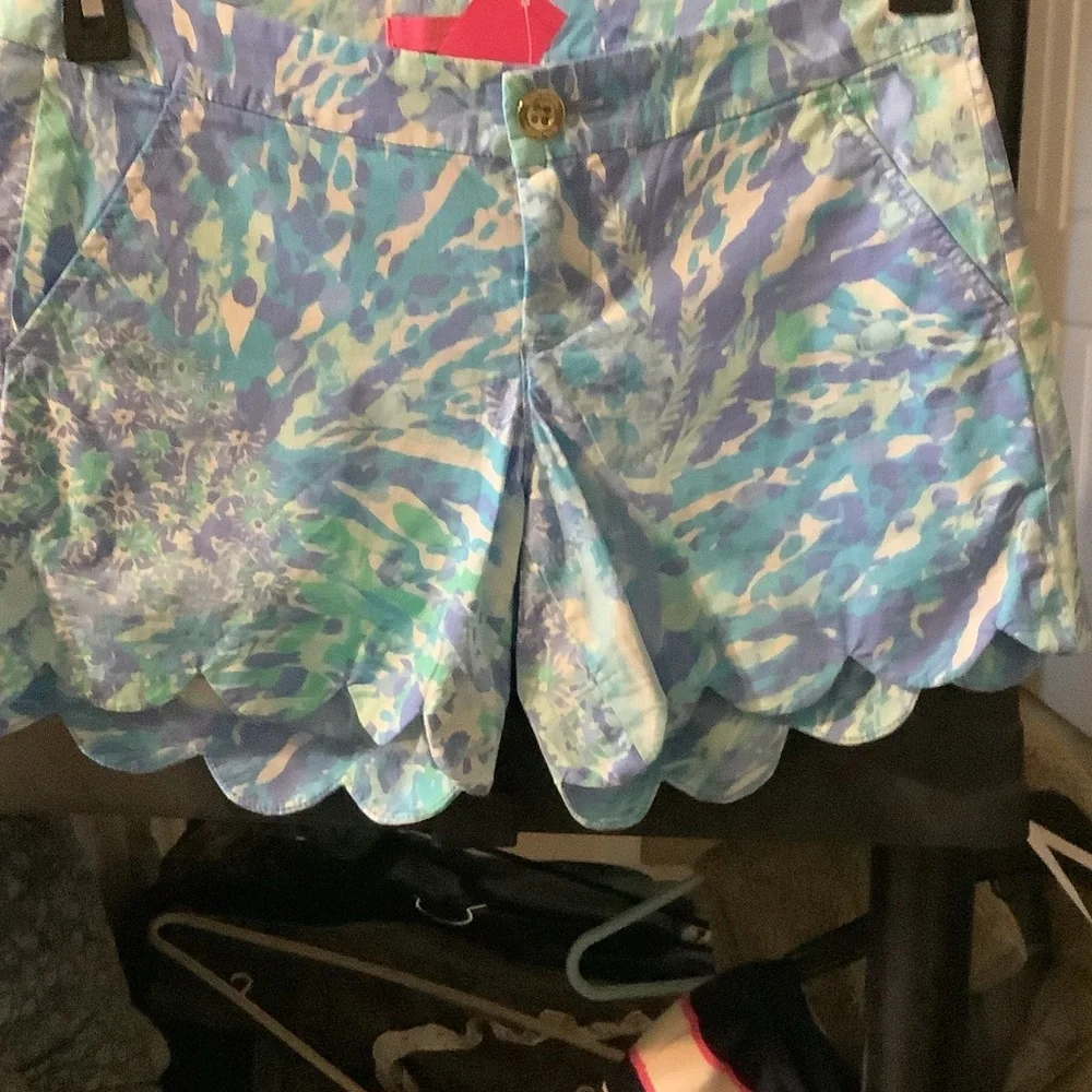 Lilly Pulitzer Blue and Green Women's buttercup‎ stretch shorts, blue haven